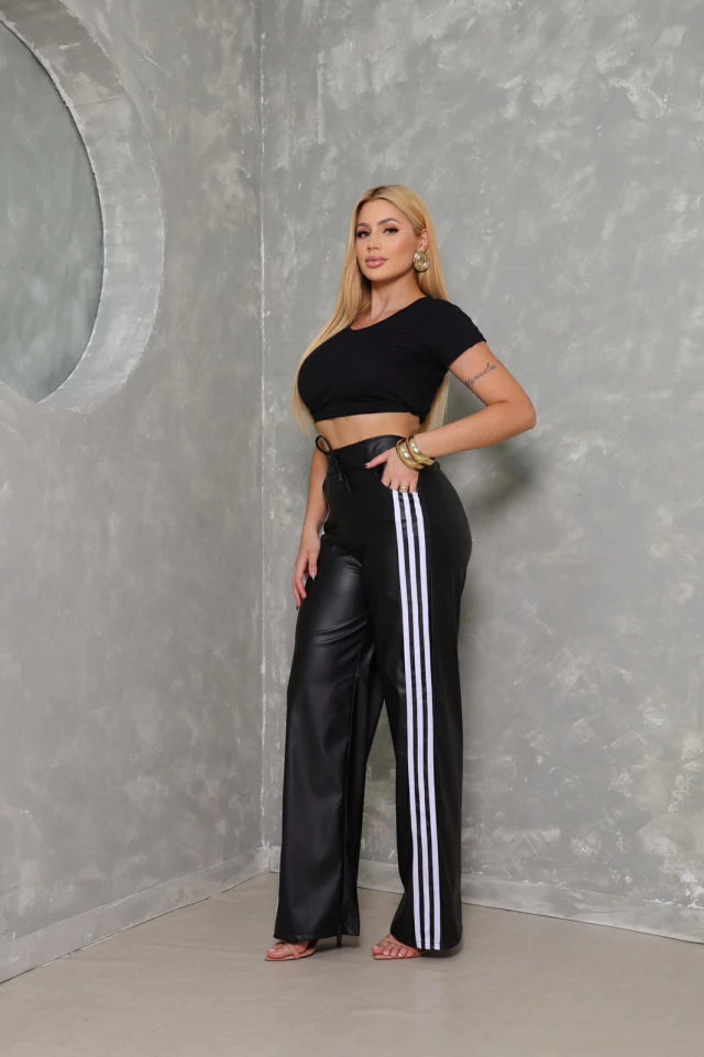 Calça Couro Fake Listrada
